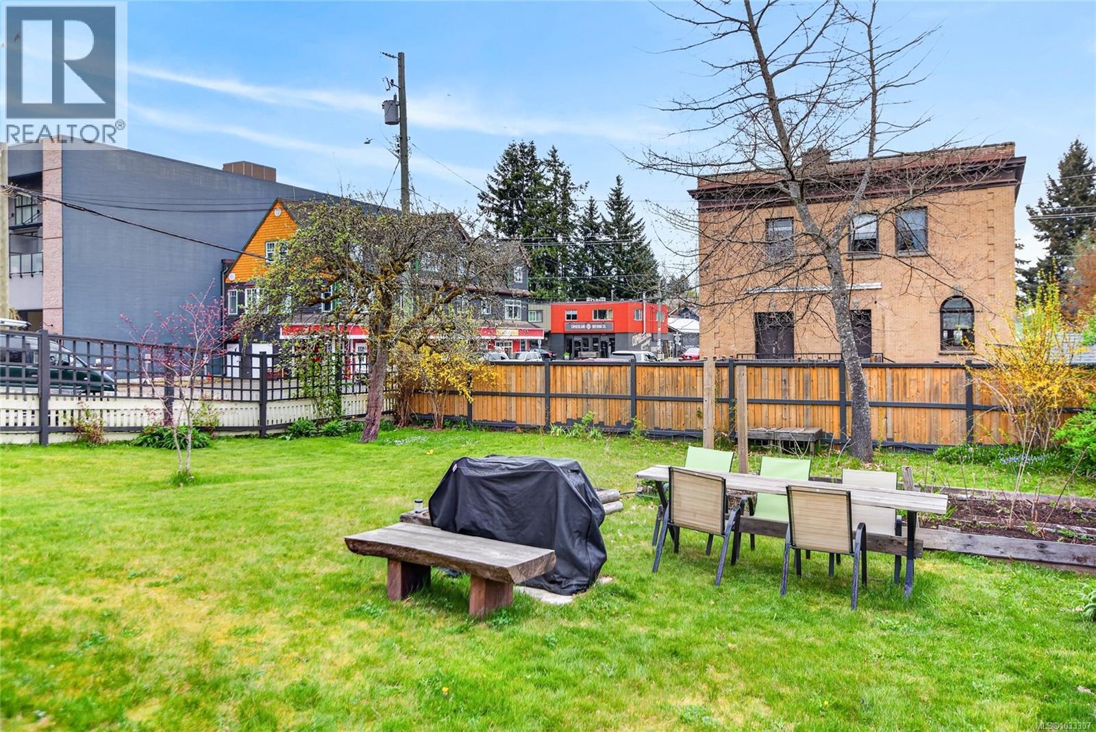 2738 Derwent Ave, Cumberland, British Columbia  V0R 1S0 - Photo 72 - 1033307