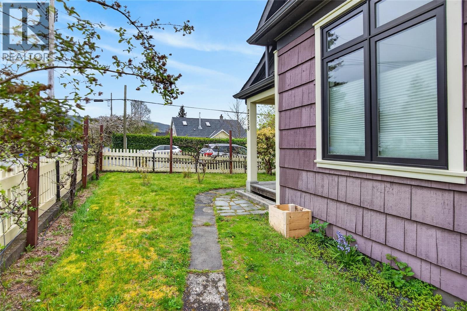 2738 Derwent Ave, Cumberland, British Columbia  V0R 1S0 - Photo 61 - 1033307