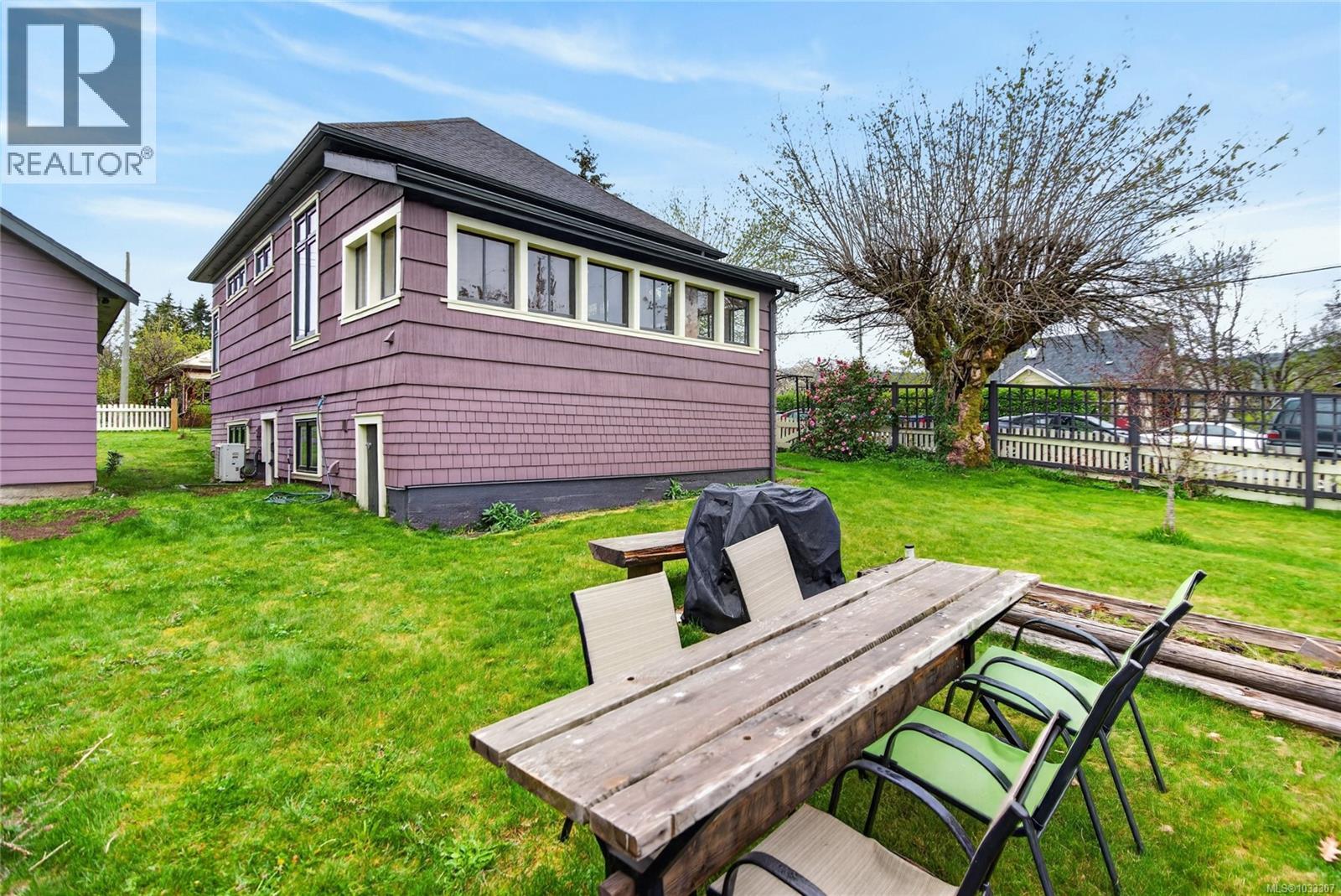 2738 Derwent Ave, Cumberland, British Columbia  V0R 1S0 - Photo 67 - 1033307