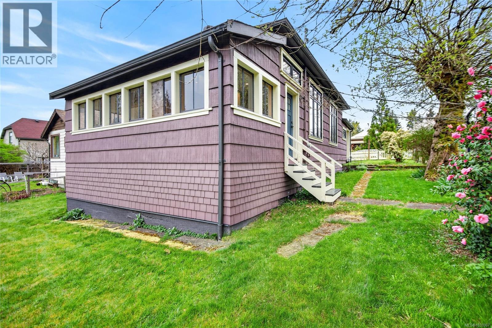 2738 Derwent Ave, Cumberland, British Columbia  V0R 1S0 - Photo 63 - 1033307