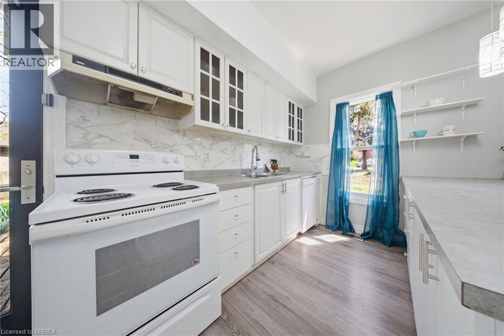 38 Mount Pleasant Street, Brantford, Ontario  N3T 1S6 - Photo 11 - 40822575