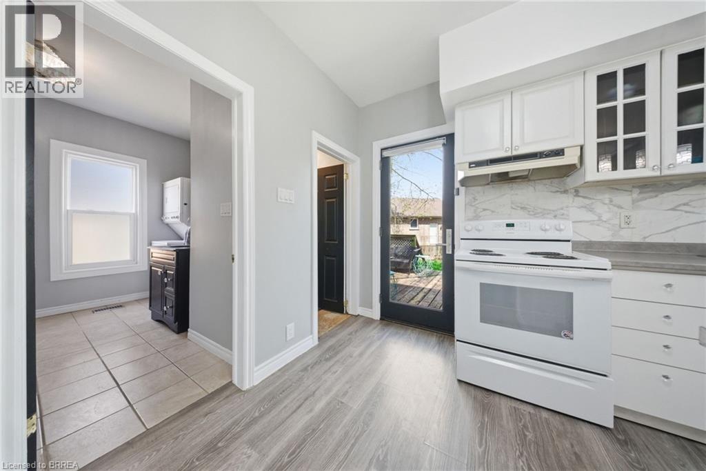 38 Mount Pleasant Street, Brantford, Ontario  N3T 1S6 - Photo 12 - 40822575