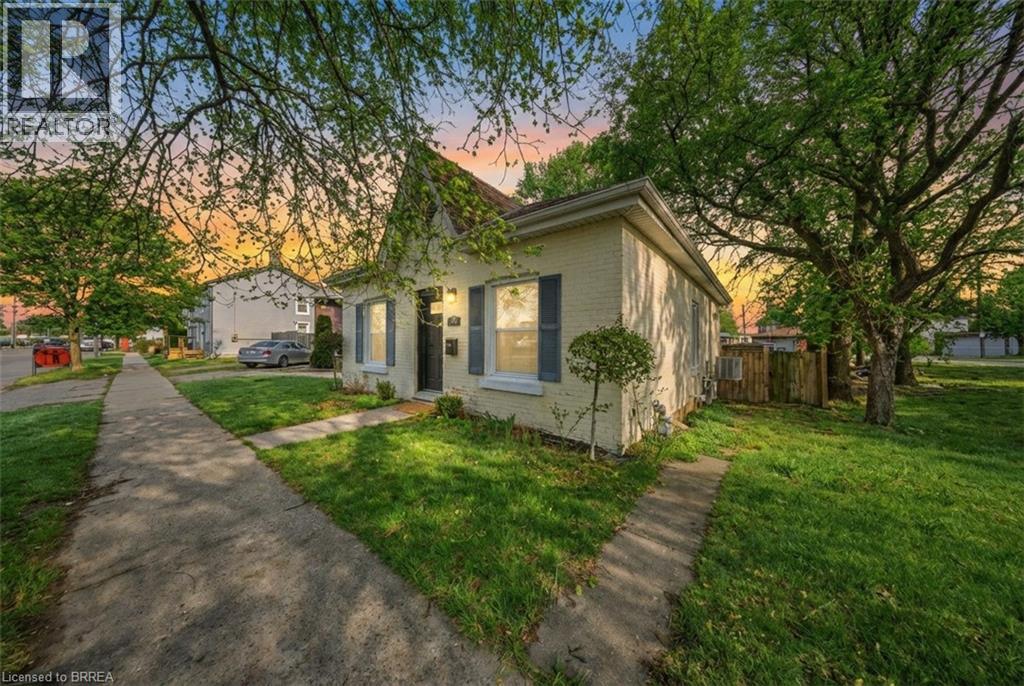 38 Mount Pleasant Street, Brantford, Ontario  N3T 1S6 - Photo 2 - 40822575