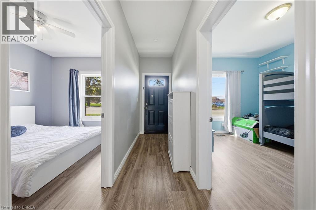 38 Mount Pleasant Street, Brantford, Ontario  N3T 1S6 - Photo 4 - 40822575