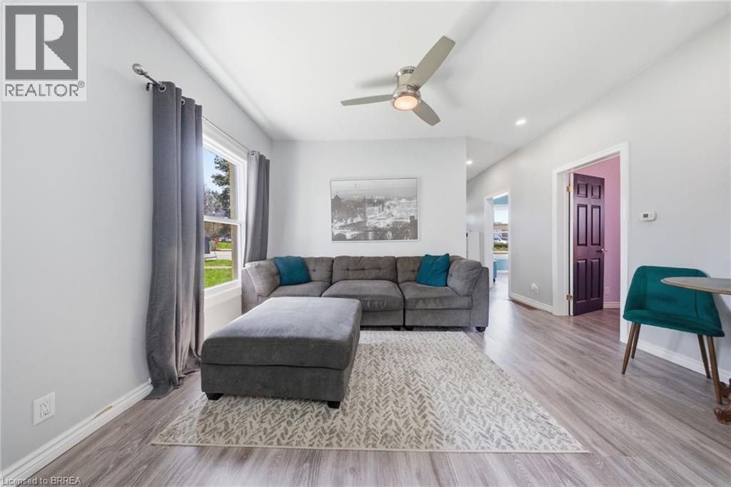 38 Mount Pleasant Street, Brantford, Ontario  N3T 1S6 - Photo 5 - 40822575