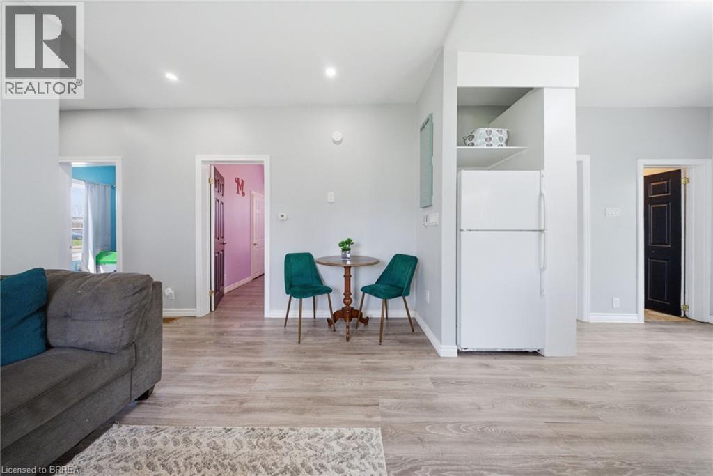 38 Mount Pleasant Street, Brantford, Ontario  N3T 1S6 - Photo 7 - 40822575