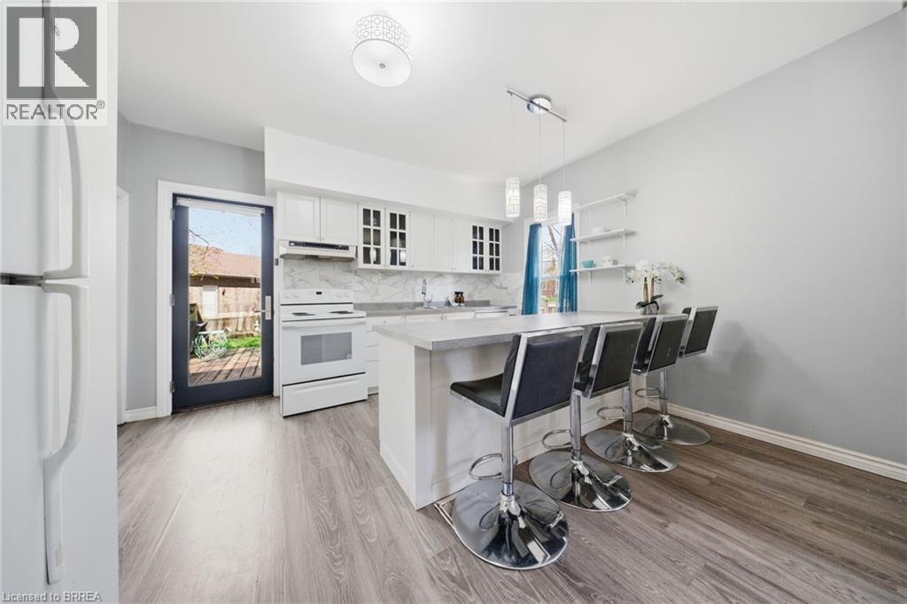 38 Mount Pleasant Street, Brantford, Ontario  N3T 1S6 - Photo 9 - 40822575