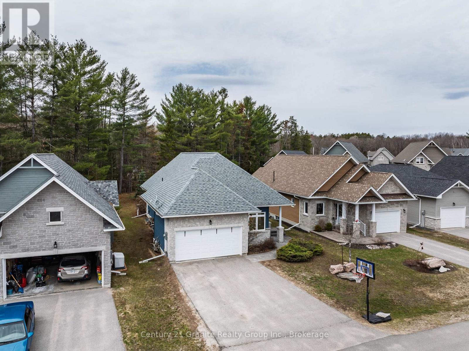 49 Webb Circle, Dysart Et Al, Ontario  K0M 1S0 - Photo 33 - X12908972