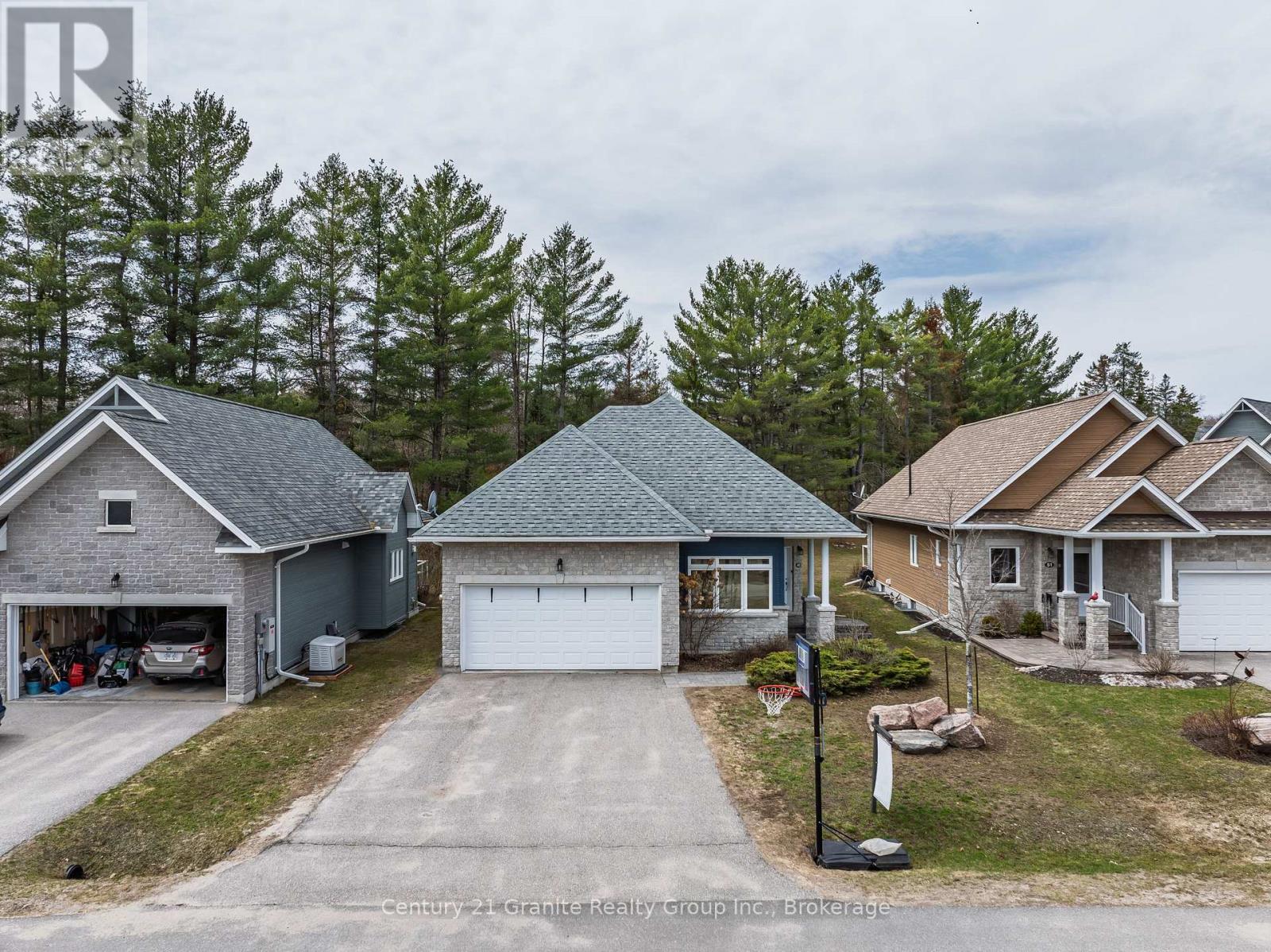 49 Webb Circle, Dysart Et Al, Ontario  K0M 1S0 - Photo 45 - X12908972