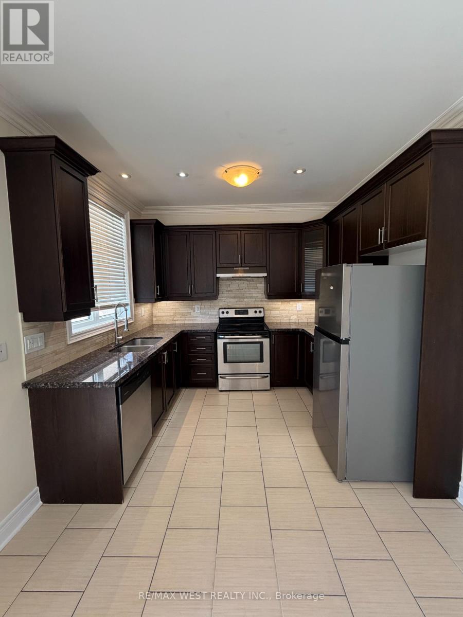 106 Grand Trunk Avenue, Vaughan, Ontario  L6A 0Y3 - Photo 3 - N12788292