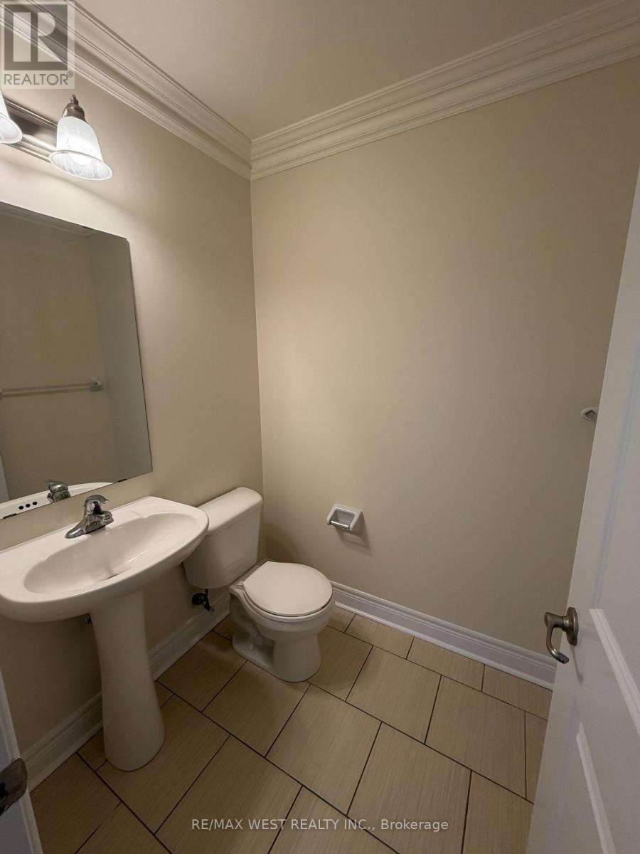 106 Grand Trunk Avenue, Vaughan, Ontario  L6A 0Y3 - Photo 6 - N12788292