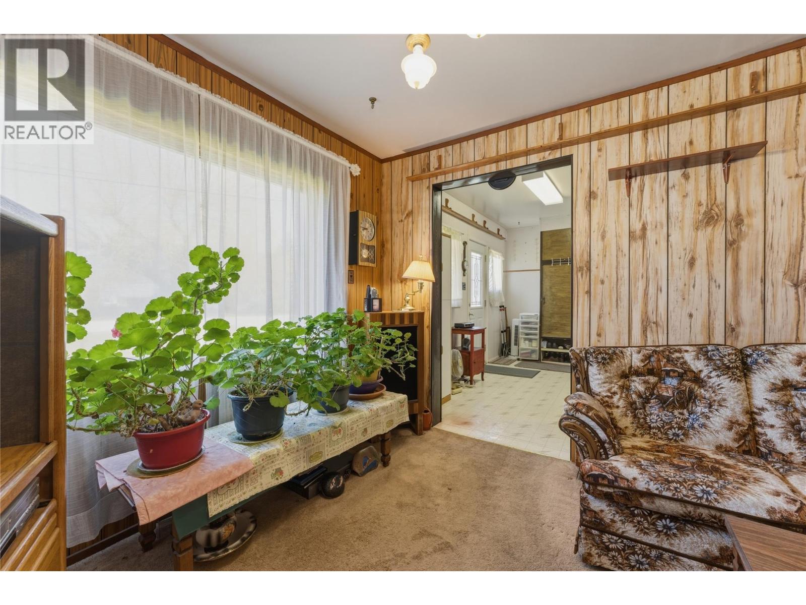 4760 Canoe Beach Drive Drive NE, Salmon Arm, British Columbia  V0E 1K0 - Photo 10 - 10384146