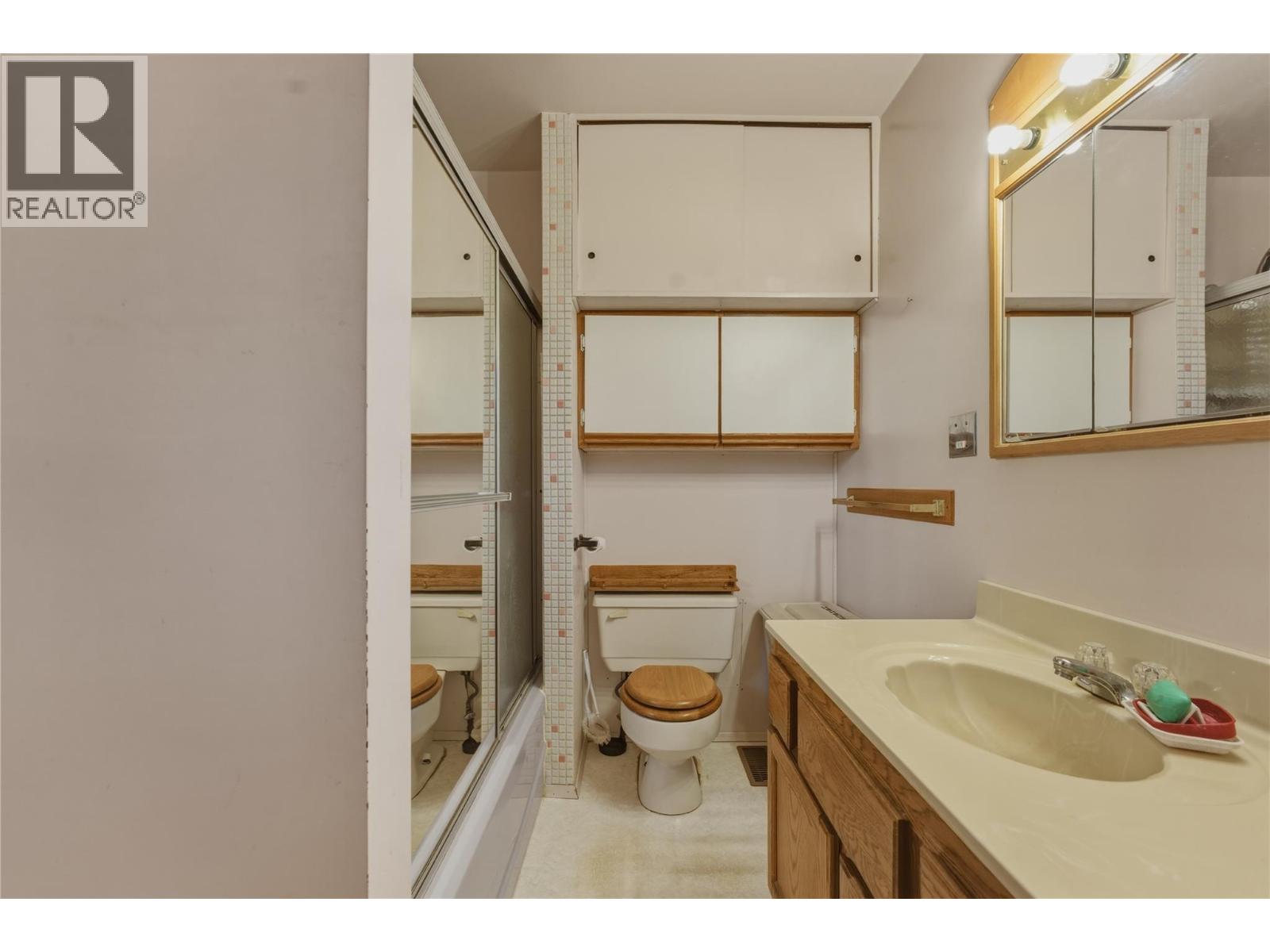 4760 Canoe Beach Drive Drive NE, Salmon Arm, British Columbia  V0E 1K0 - Photo 15 - 10384146