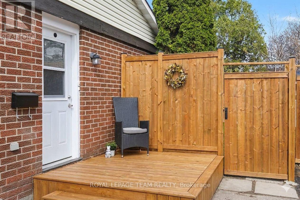23 Spearman Lane, Ottawa, Ontario  K2L 1Y6 - Photo 2 - X13037234