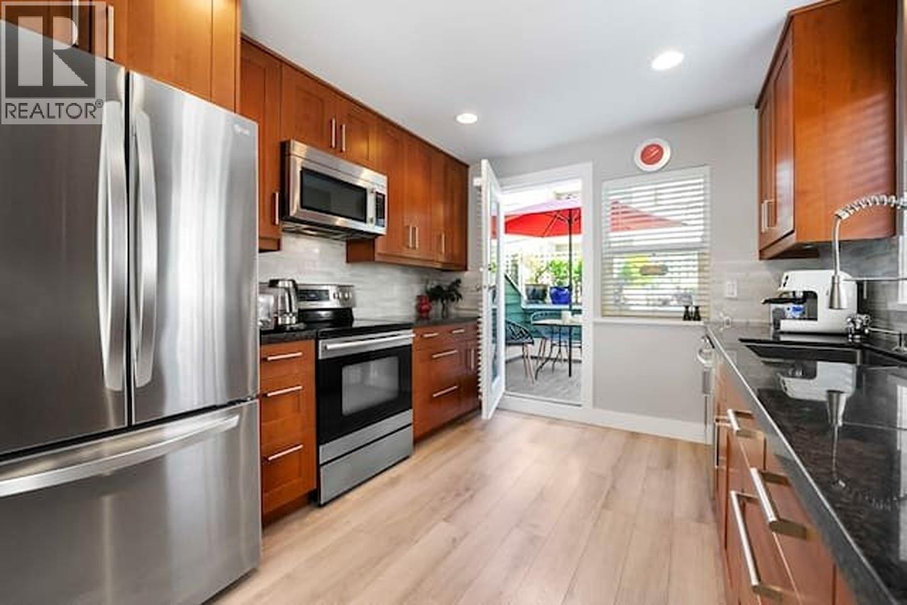 D 136 W 4th Street, North Vancouver, British Columbia  V7M 1H5 - Photo 4 - R3115209