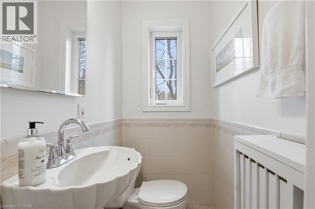 122 Dunbar Road S, Waterloo, Ontario  N2L 2E7 - Photo 12 - 40822205