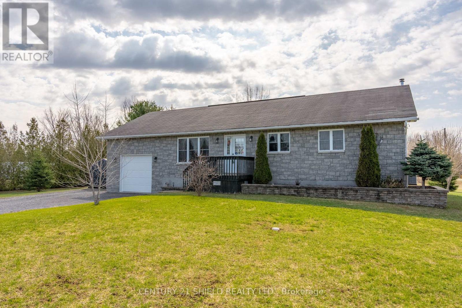 17410 Mcphail Road, South Stormont, Ontario  K0C 2A0 - Photo 2 - X13037752