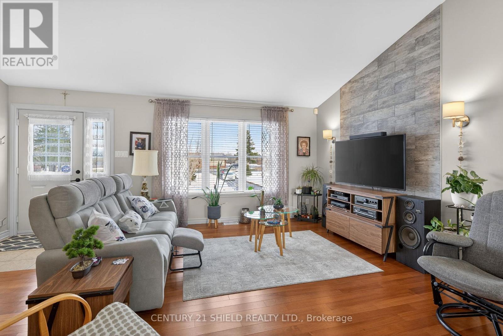 17410 Mcphail Road, South Stormont, Ontario  K0C 2A0 - Photo 4 - X13037752