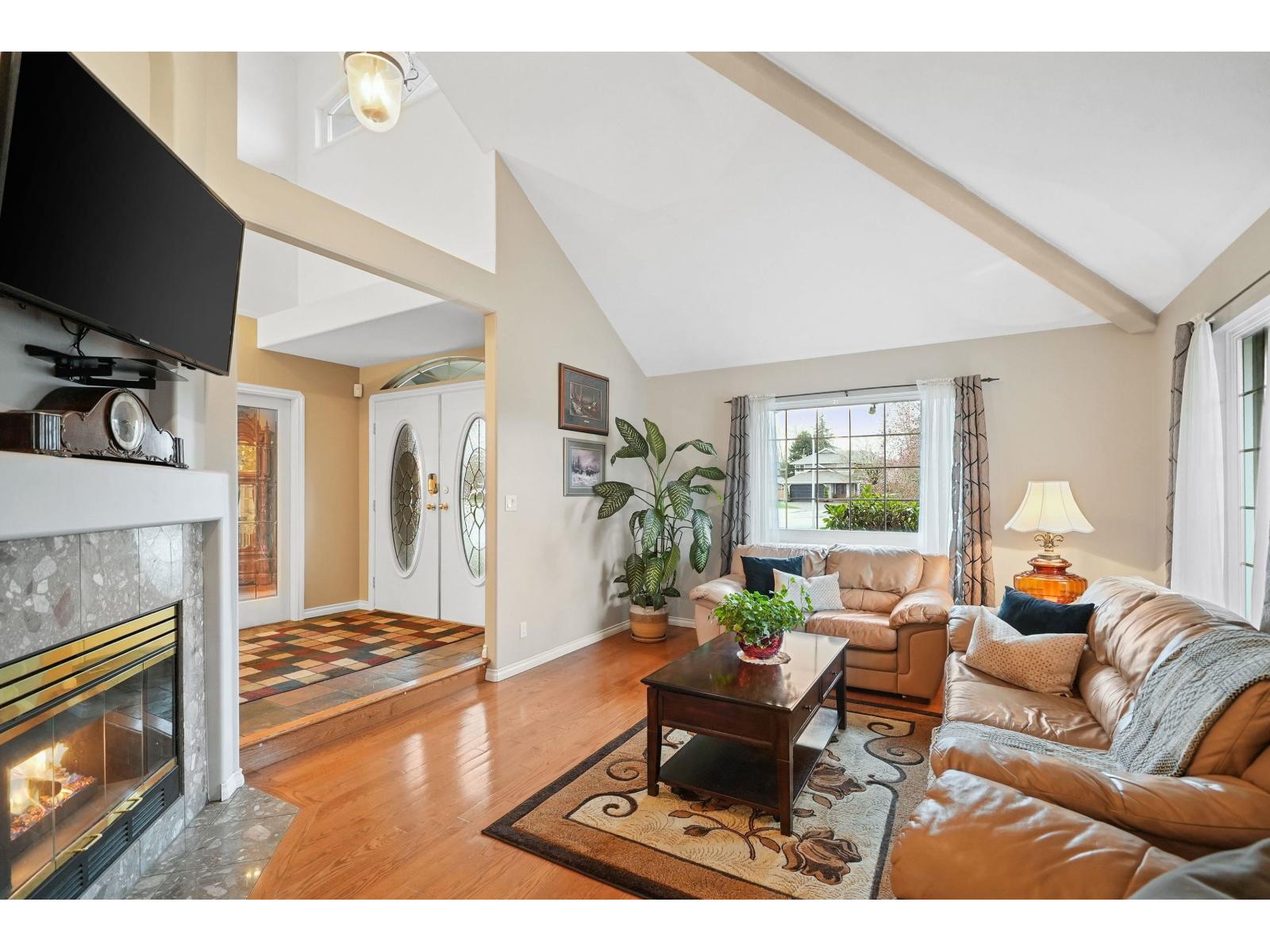 19066 63b Avenue, Surrey, British Columbia  V3S 8G5 - Photo 4 - R3115227