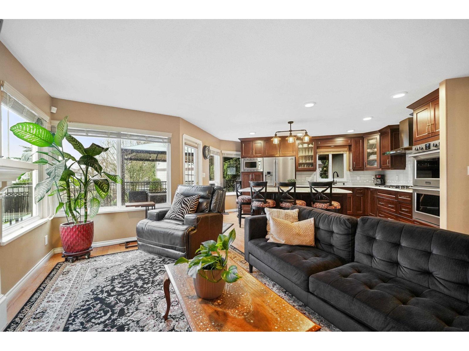 19066 63b Avenue, Surrey, British Columbia  V3S 8G5 - Photo 10 - R3115227