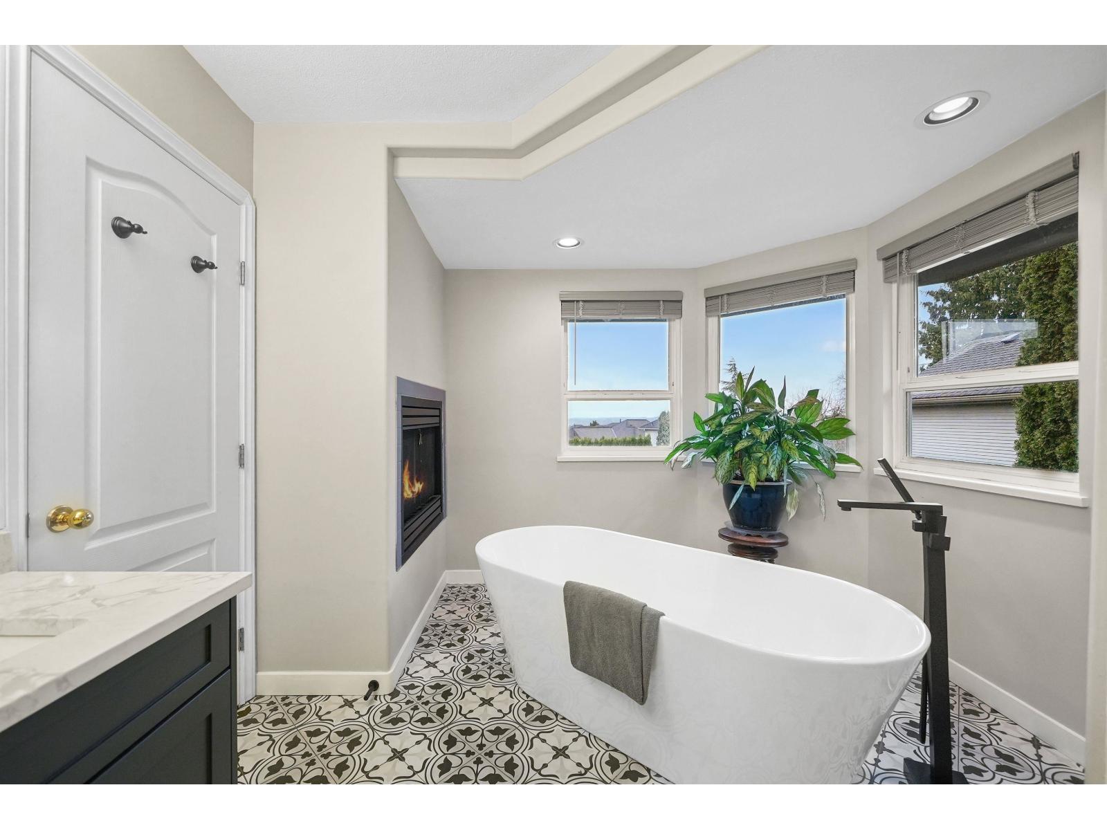 19066 63b Avenue, Surrey, British Columbia  V3S 8G5 - Photo 19 - R3115227