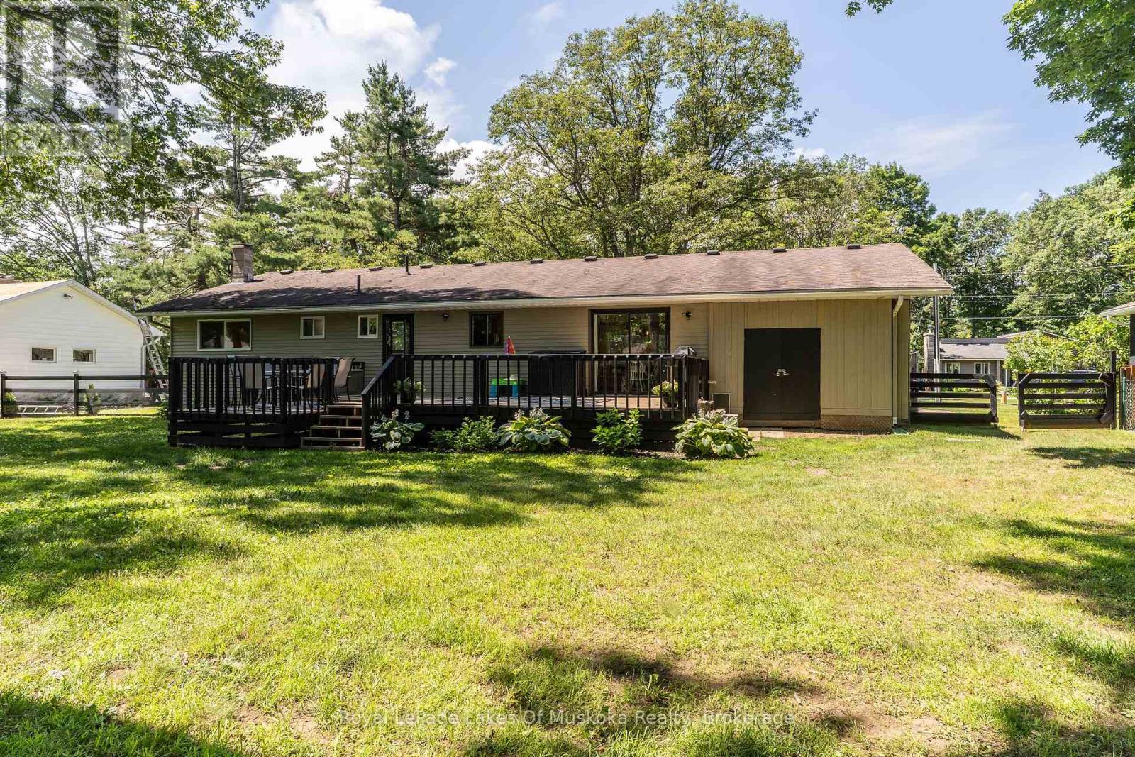 220 Alexander Street, Gravenhurst, Ontario  P1P 1A6 - Photo 2 - X13037686