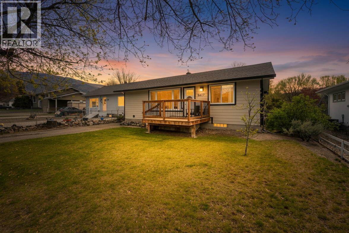 6437 Badger Street, Oliver, British Columbia  V0H 1T3 - Photo 3 - 10383918