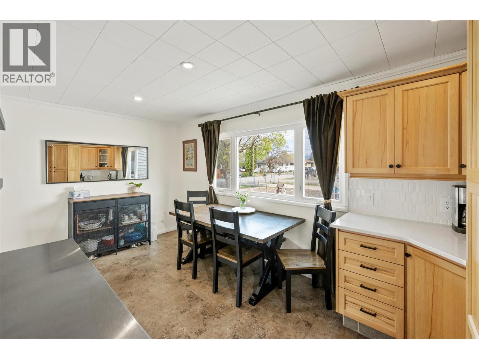 6437 Badger Street, Oliver, British Columbia  V0H 1T3 - Photo 17 - 10383918