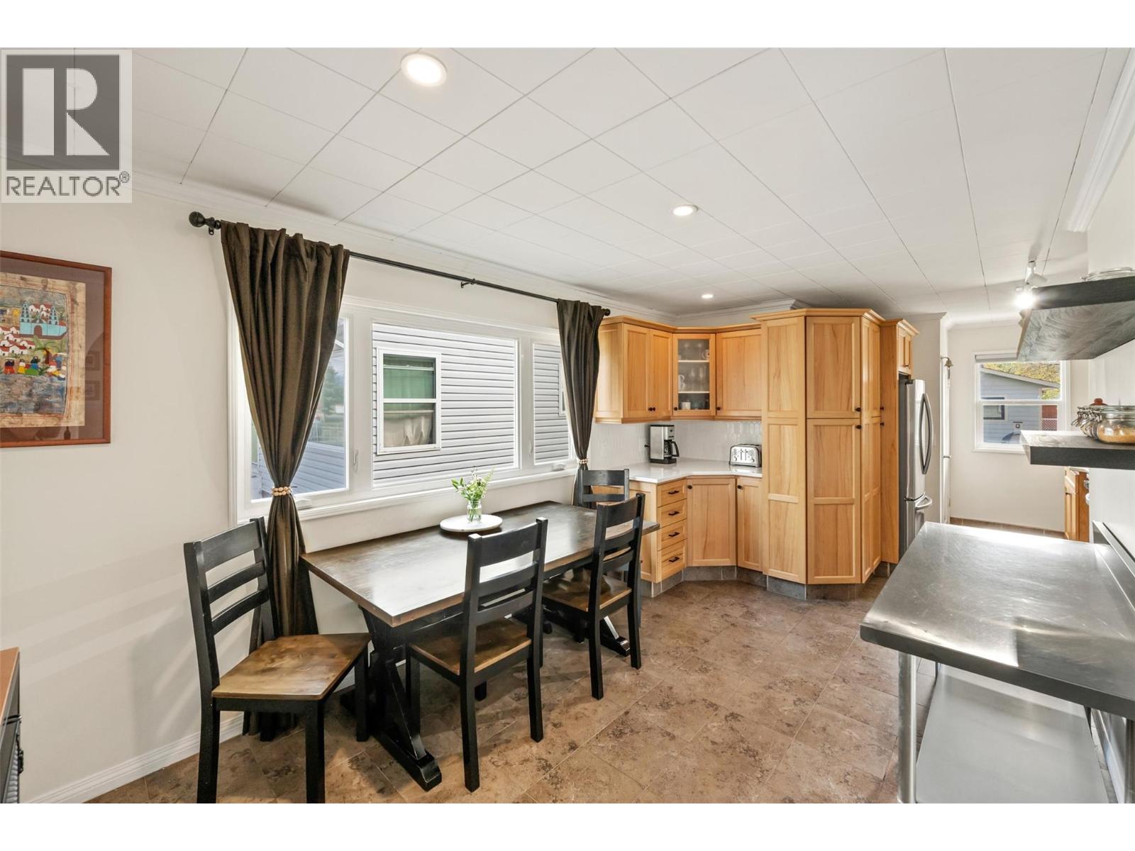 6437 Badger Street, Oliver, British Columbia  V0H 1T3 - Photo 15 - 10383918