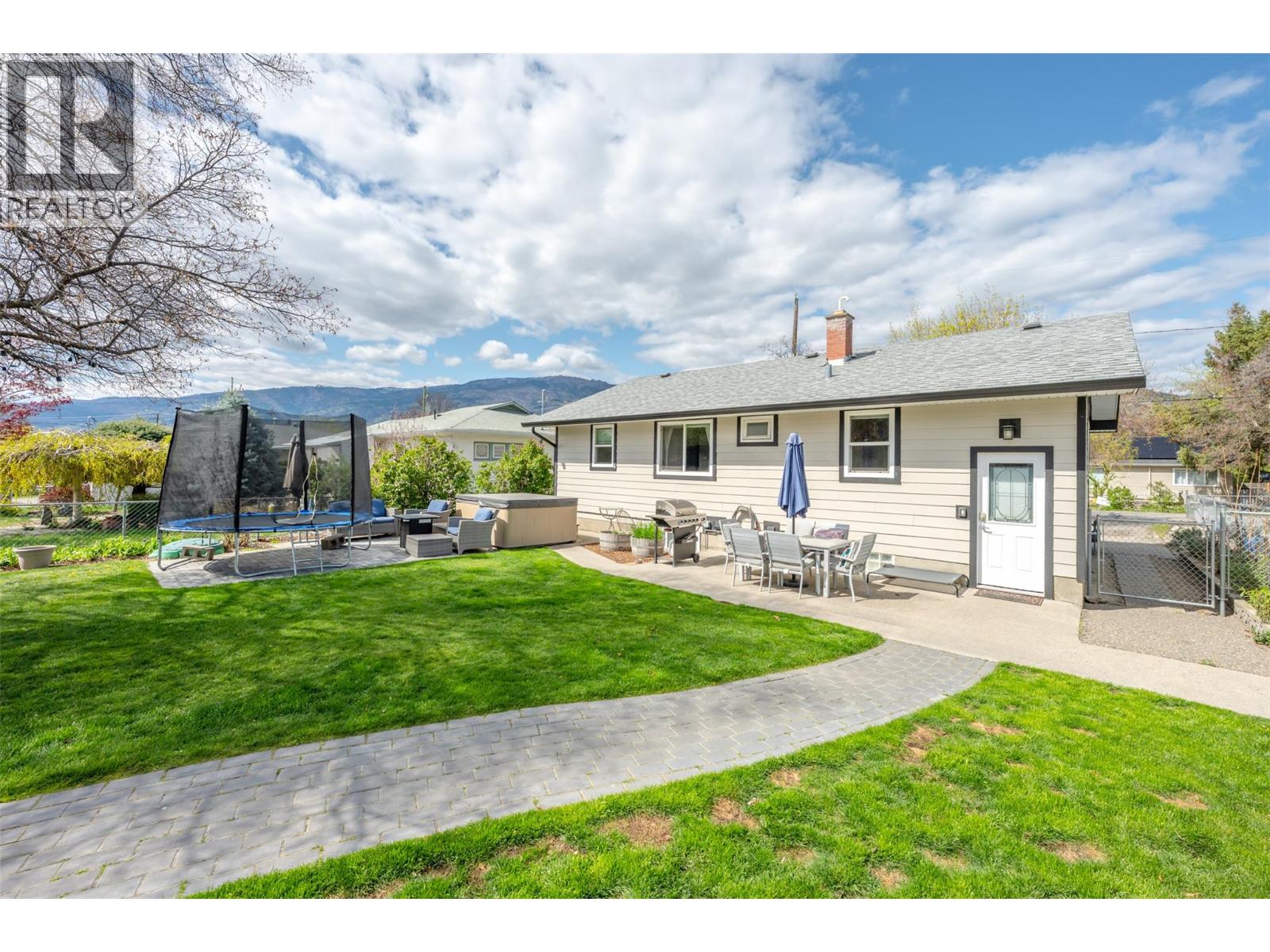 6437 Badger Street, Oliver, British Columbia  V0H 1T3 - Photo 40 - 10383918