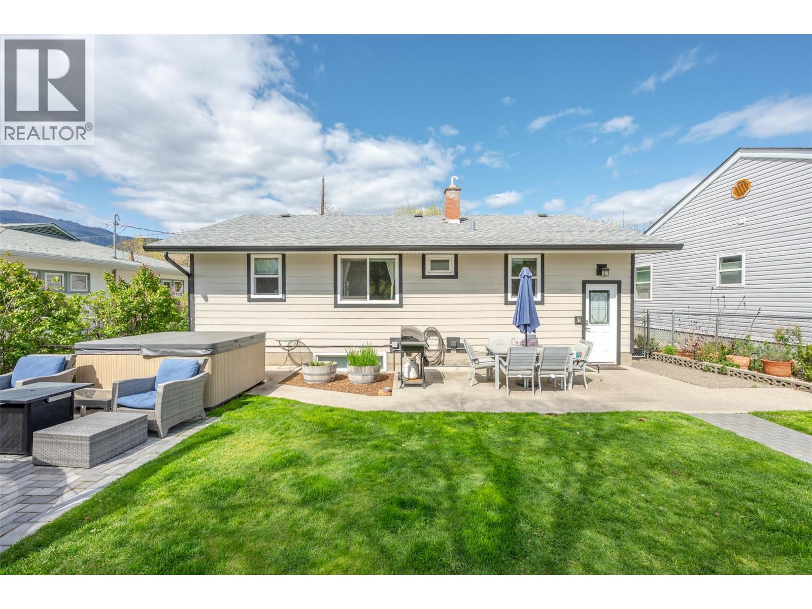 6437 Badger Street, Oliver, British Columbia  V0H 1T3 - Photo 43 - 10383918