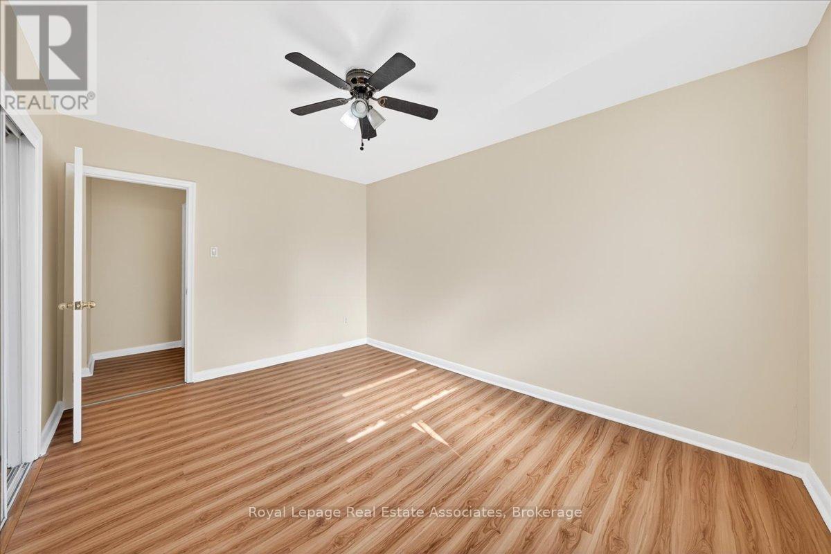 4 - 10 Wasdale Crescent, Toronto, Ontario  M6A 1W8 - Photo 19 - C13037774