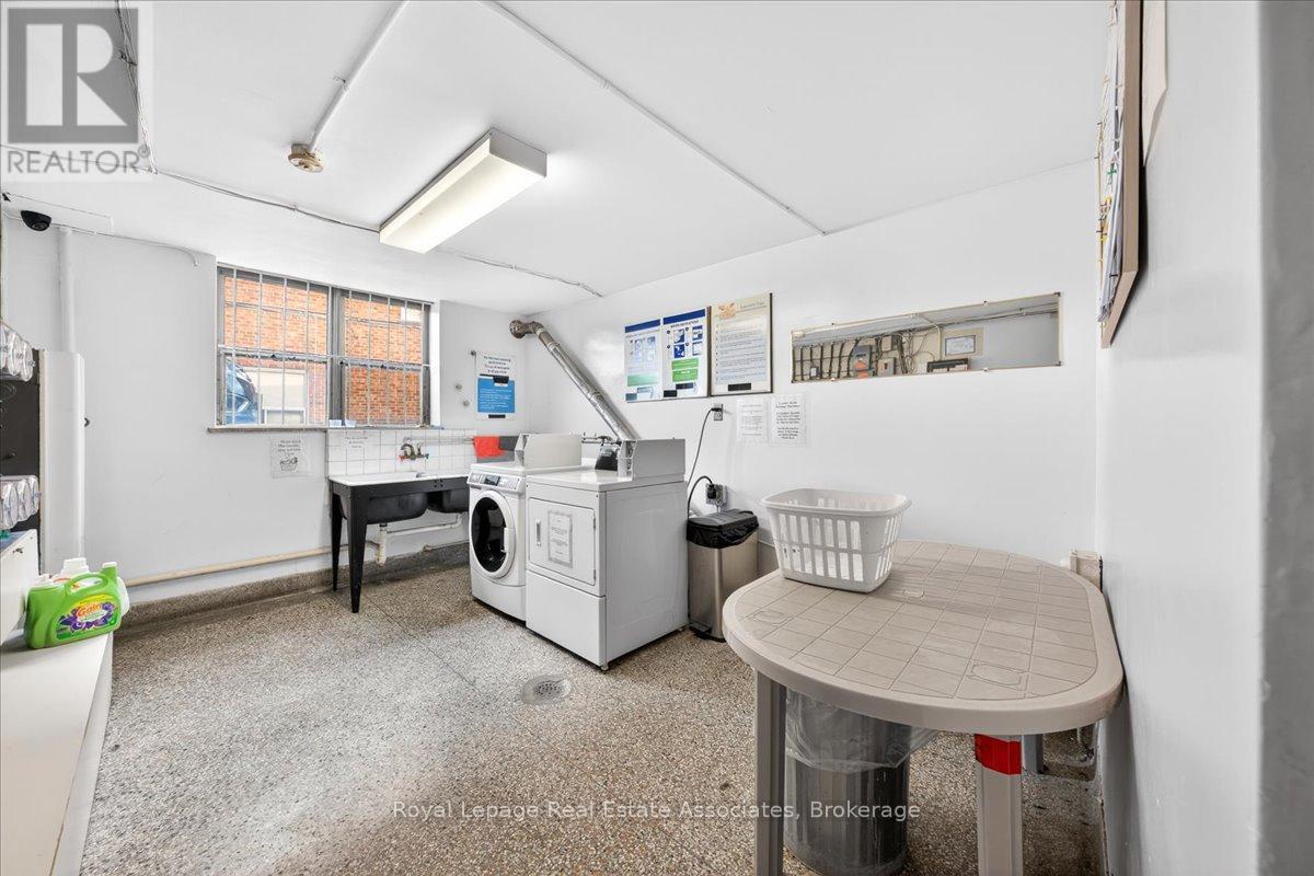 4 - 10 Wasdale Crescent, Toronto, Ontario  M6A 1W8 - Photo 22 - C13037774