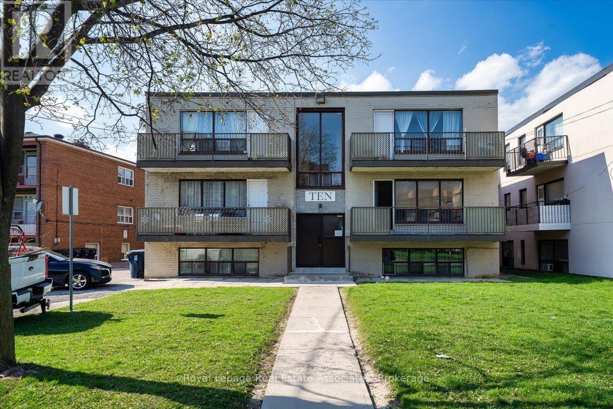 4 - 10 Wasdale Crescent, Toronto, Ontario  M6A 1W8 - Photo 4 - C13037774