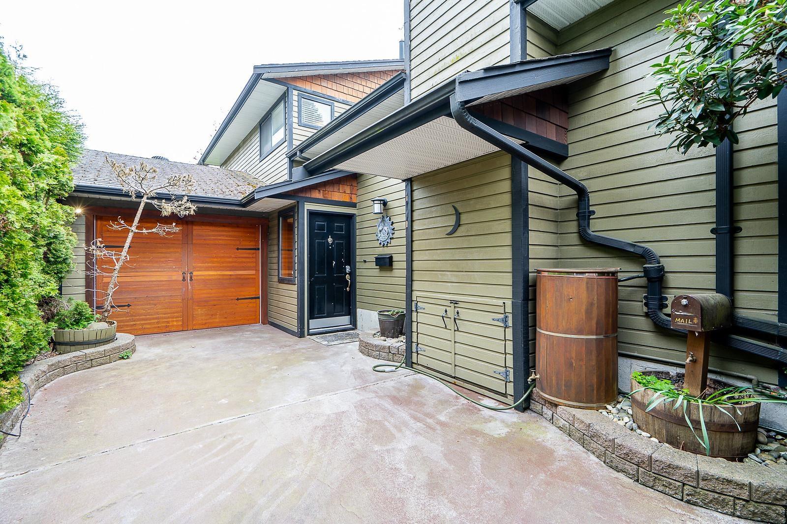 6578 130a Street, Surrey, British Columbia  V3W 8M5 - Photo 1 - R3114901