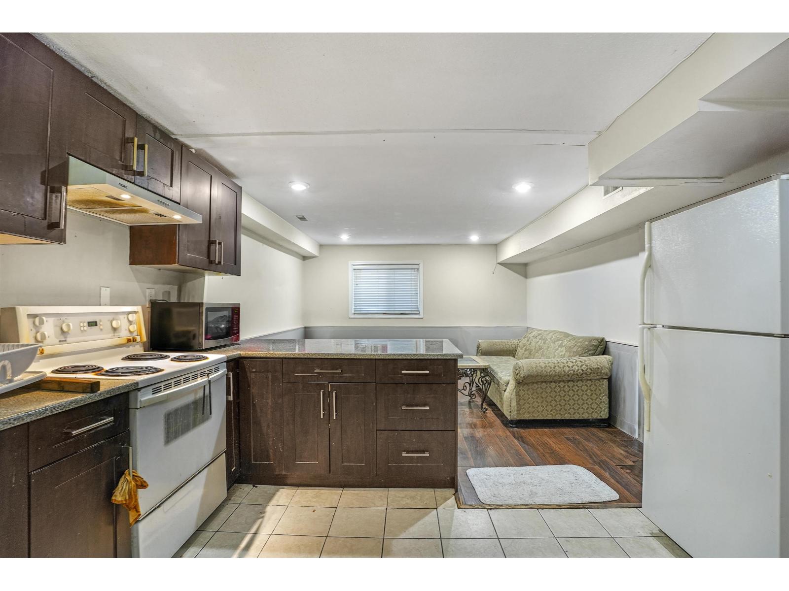 9027 Prince Charles Boulevard, Surrey, British Columbia  V3V 1R7 - Photo 30 - R3114594