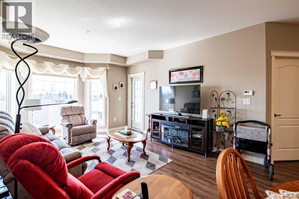 332, 6 Michener Boulevard, Red Deer, Alberta  T4P 0K5 - Photo 11 - A2300981