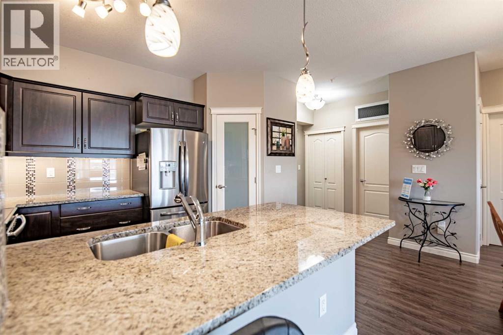 332, 6 Michener Boulevard, Red Deer, Alberta  T4P 0K5 - Photo 7 - A2300981