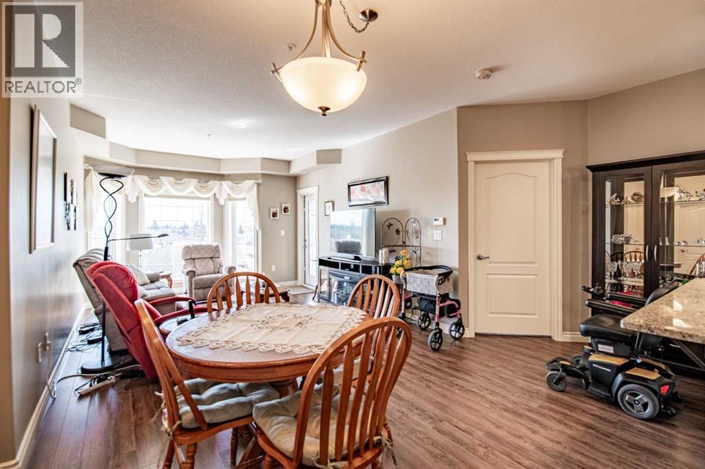 332, 6 Michener Boulevard, Red Deer, Alberta  T4P 0K5 - Photo 9 - A2300981