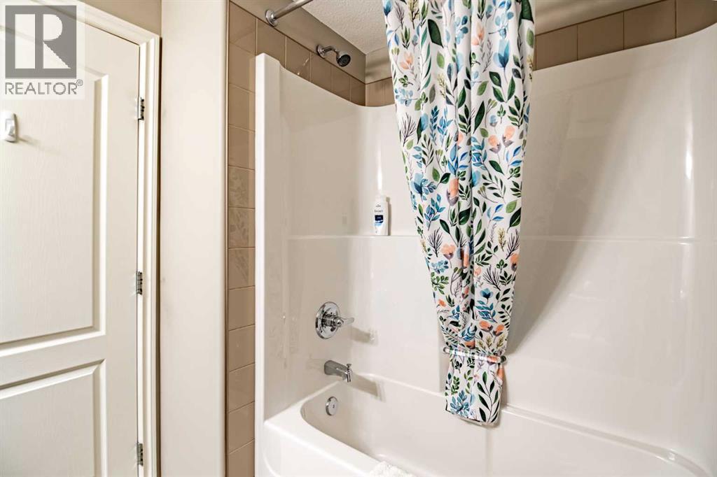 332, 6 Michener Boulevard, Red Deer, Alberta  T4P 0K5 - Photo 24 - A2300981