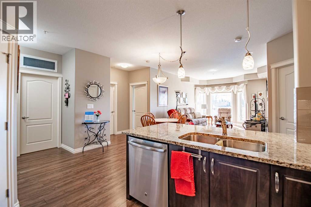 332, 6 Michener Boulevard, Red Deer, Alberta  T4P 0K5 - Photo 8 - A2300981