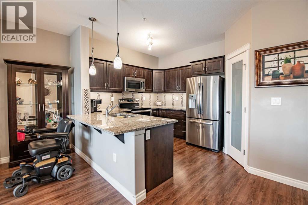 332, 6 Michener Boulevard, Red Deer, Alberta  T4P 0K5 - Photo 5 - A2300981