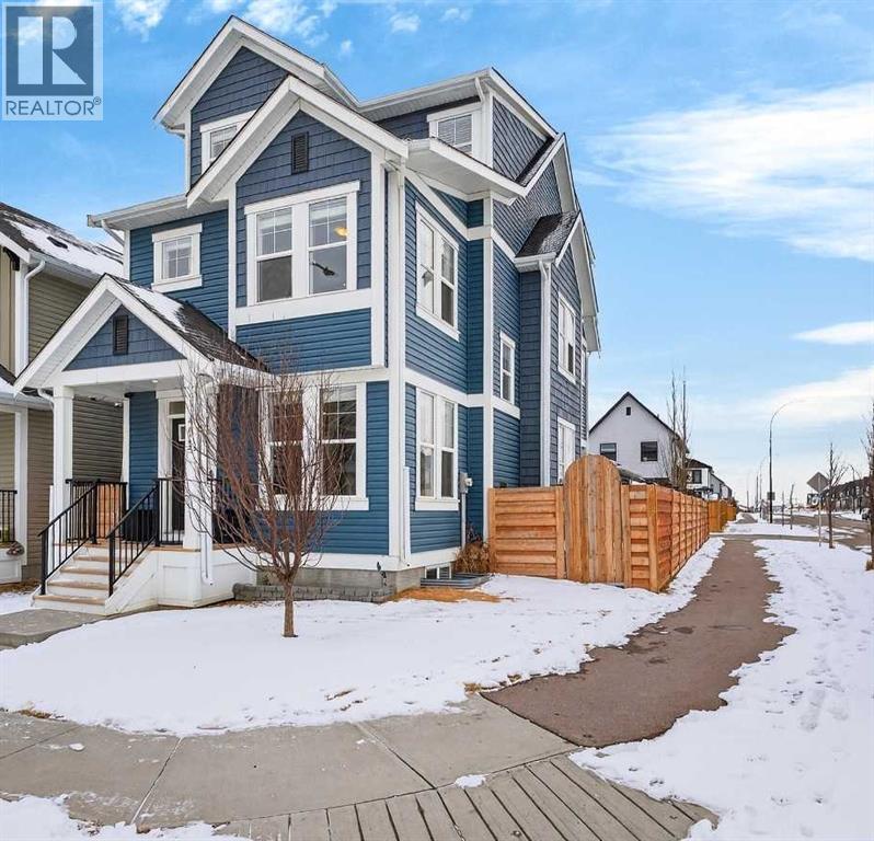 401 South Point Glen SW, Airdrie, Alberta  T4B 4L1 - Photo 2 - A2303732