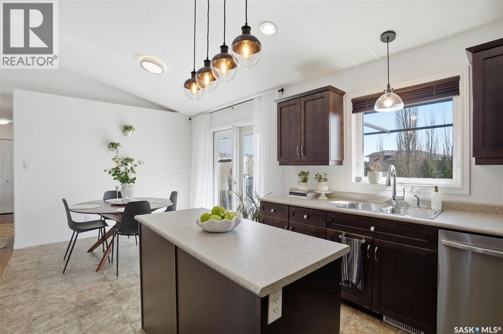 101 Lakeridge Drive, Warman, Saskatchewan  S0K 0A1 - Photo 8 - SK033793