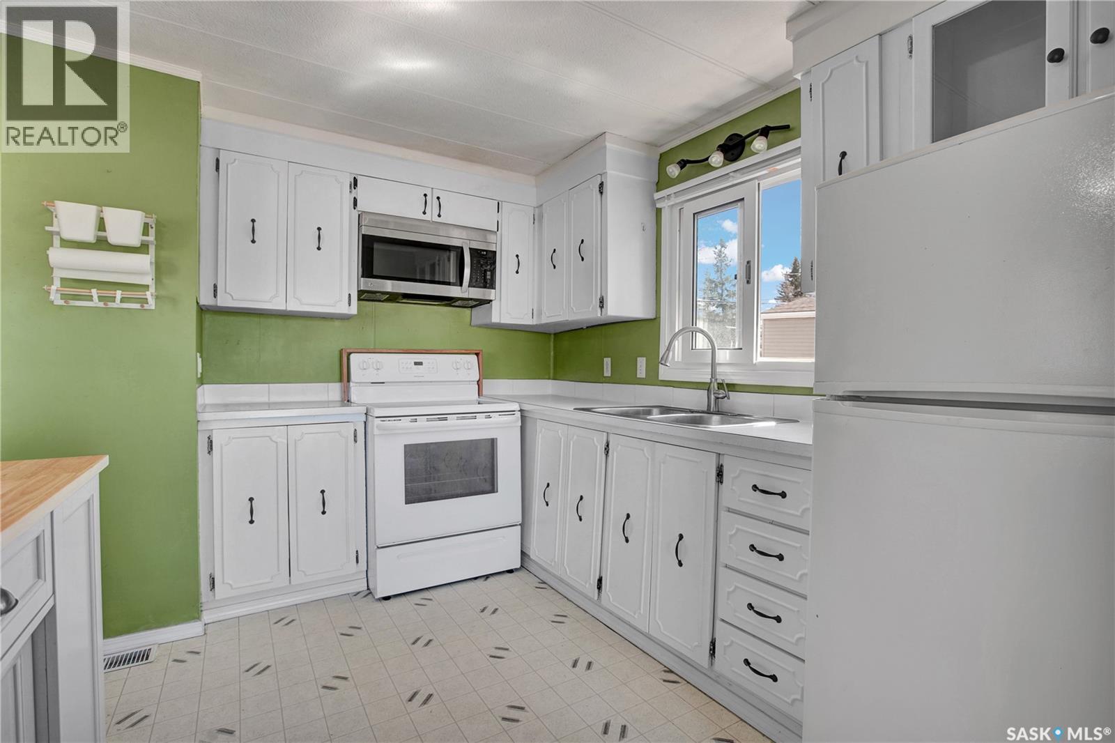 82 2nd Street, Osler, Saskatchewan  S0K 3A0 - Photo 3 - SK033779