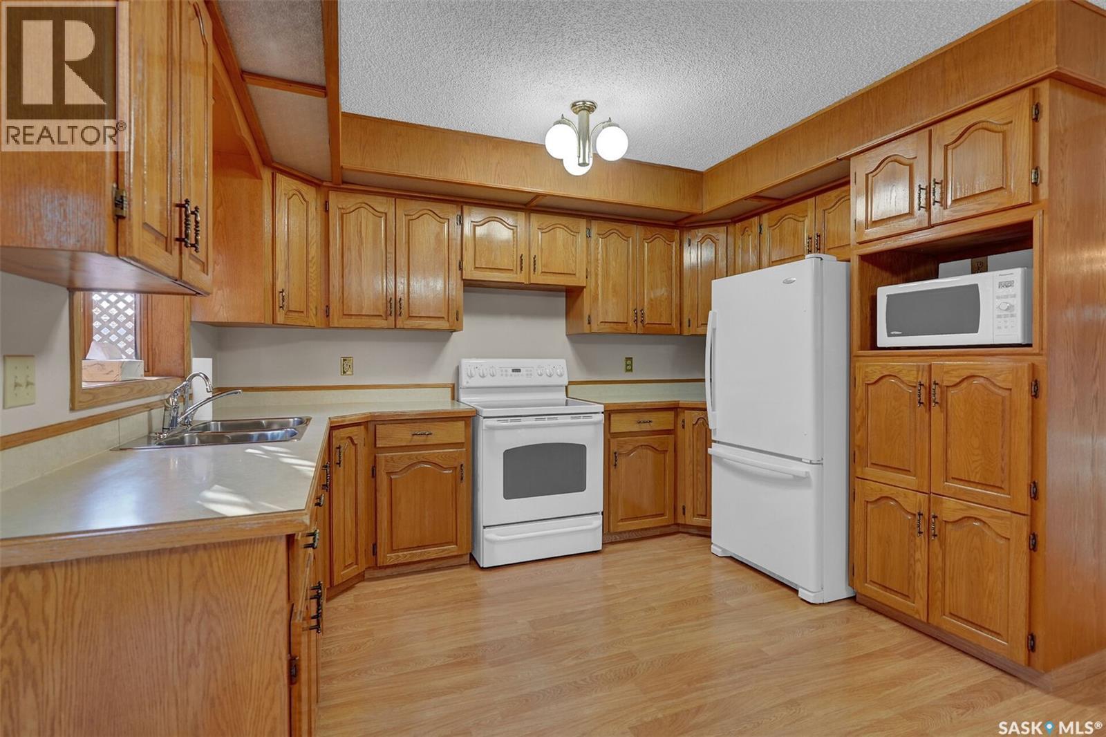 3139 Thacker Bay E, Regina, Saskatchewan  S4V 1Z2 - Photo 8 - SK033747