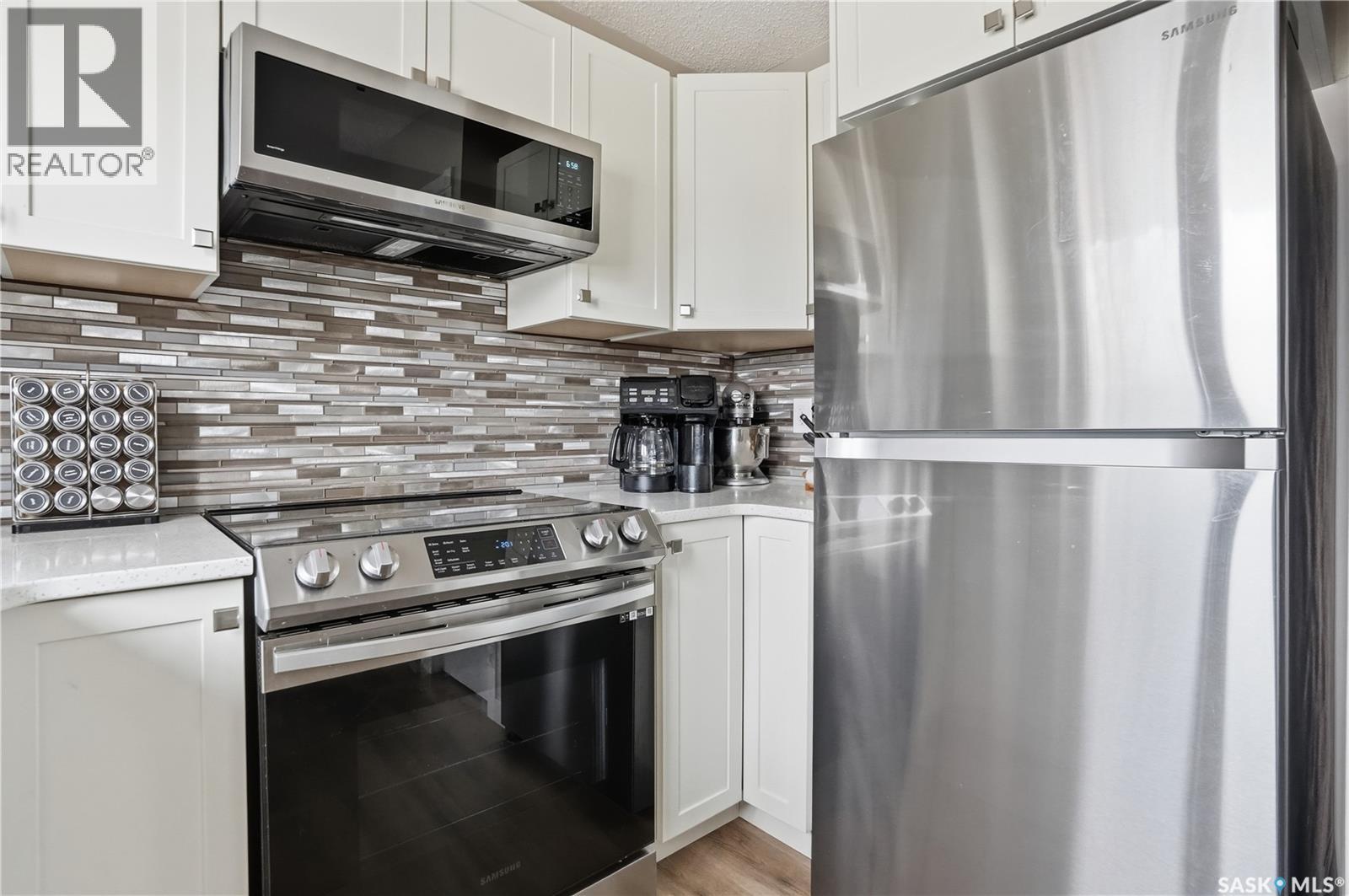 911 Dorothy Street, Regina, Saskatchewan  S4X 1E2 - Photo 5 - SK033744