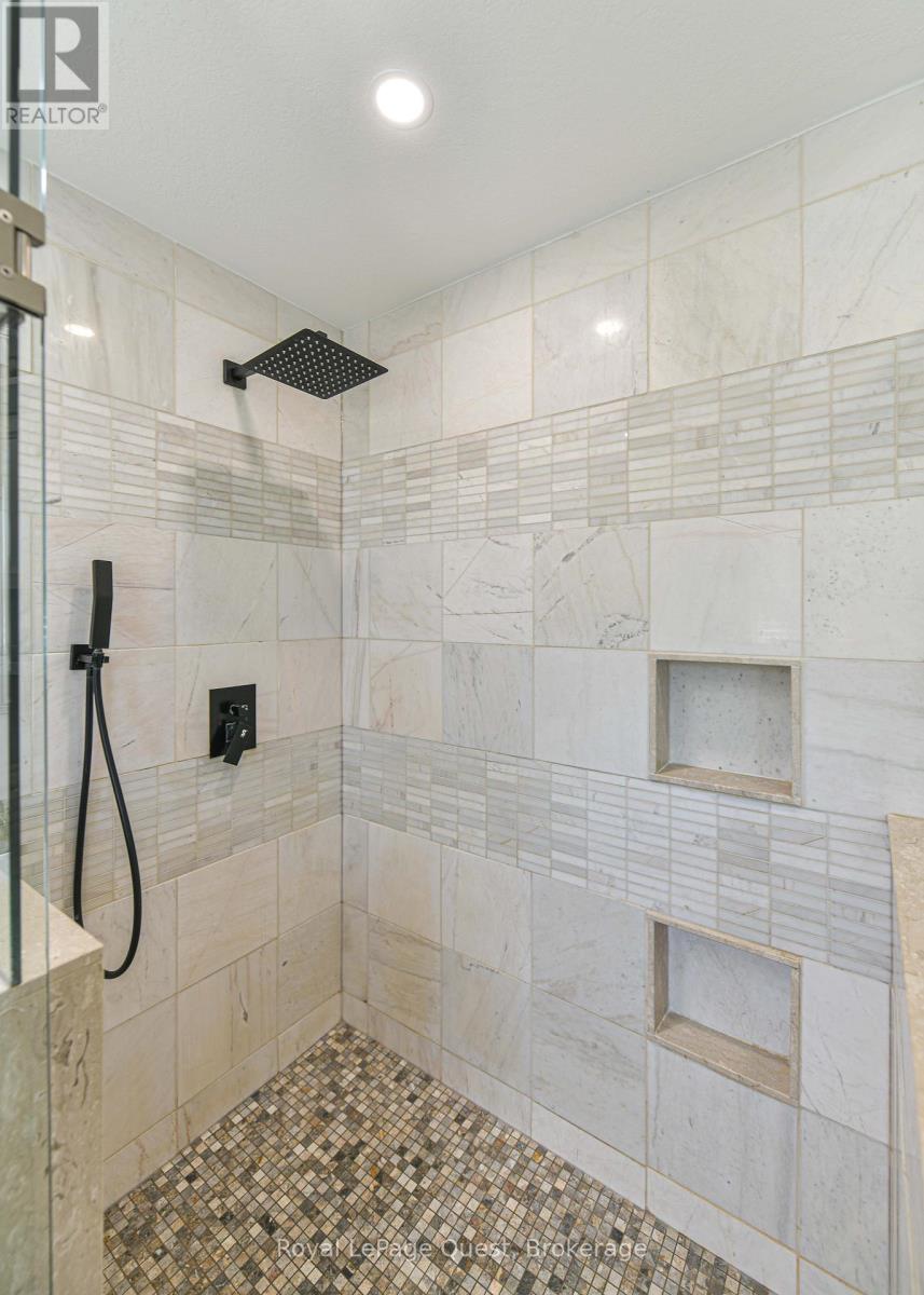 1975 Confederation Drive, Severn, Ontario  L3V 7L1 - Photo 23 - S13036704