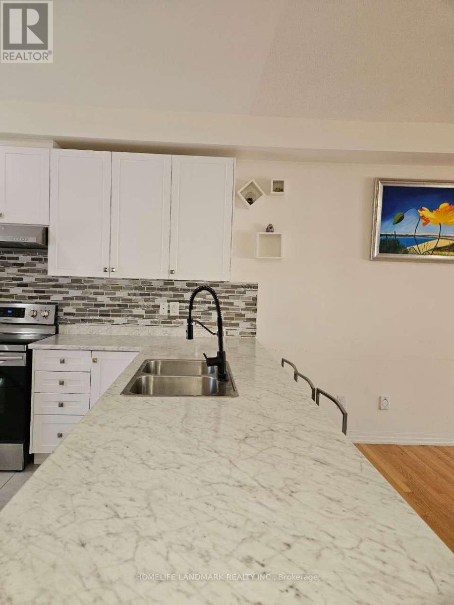 22 Vantage Loop, Newmarket, Ontario  L3X 0K6 - Photo 11 - N13037794