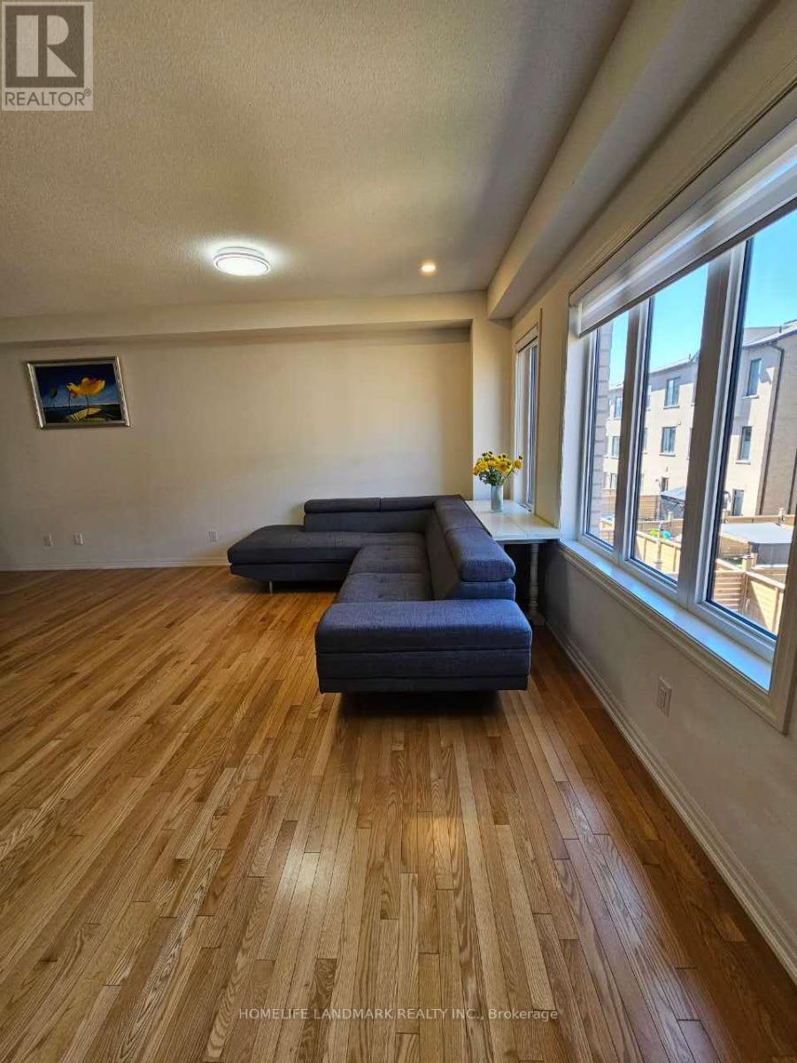 22 Vantage Loop, Newmarket, Ontario  L3X 0K6 - Photo 16 - N13037794